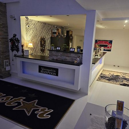 Designhotel Youngstar MHG Exteriör bild