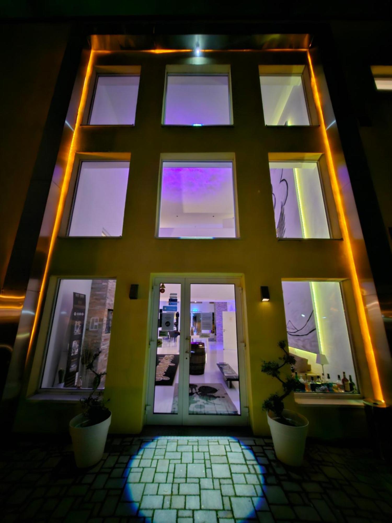 Designhotel Youngstar MHG Exteriör bild