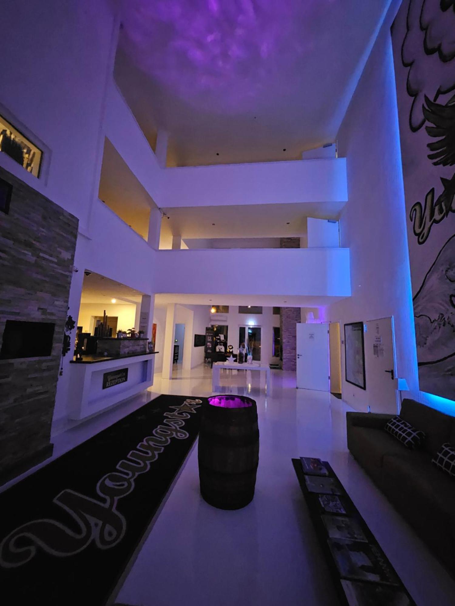 Designhotel Youngstar MHG Exteriör bild