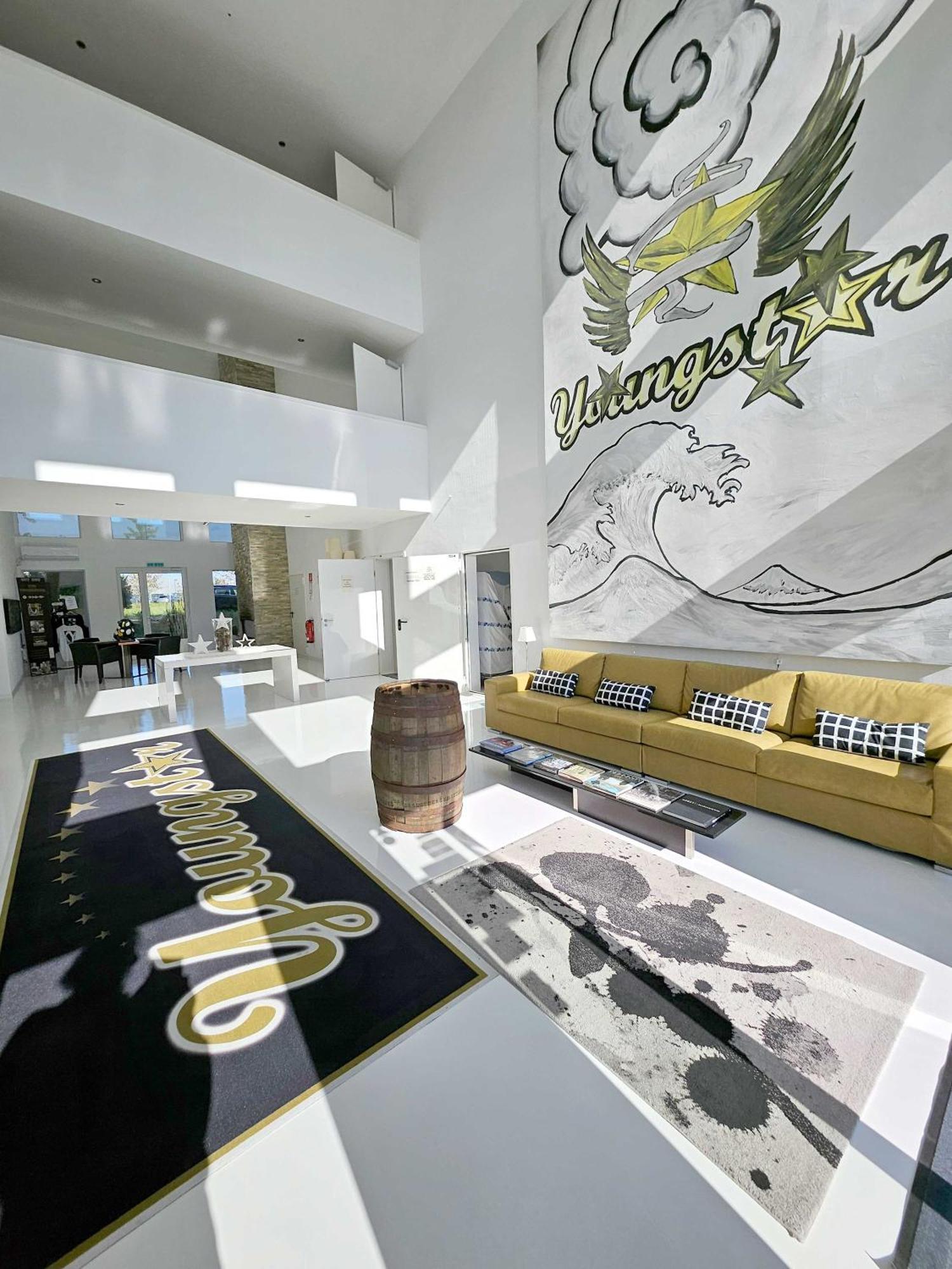 Designhotel Youngstar MHG Exteriör bild